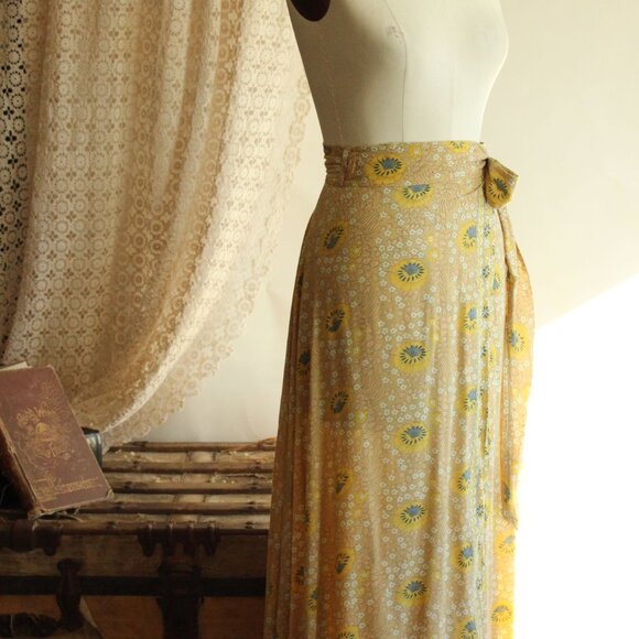 Natalie Martin Womens Wrap Skirt, Size Small, Yellow and Blue Floral Print Rayon - Picture 8 of 12